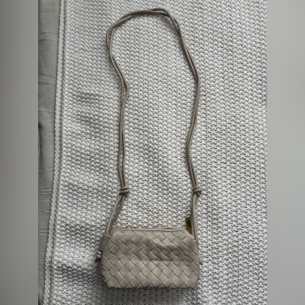 NWOT Never Used Cream Woven Crossbody with Adjustable Straps